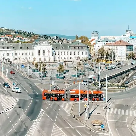 Cozy Apartment Next To Presidential Palace Bratislava Exterior photo